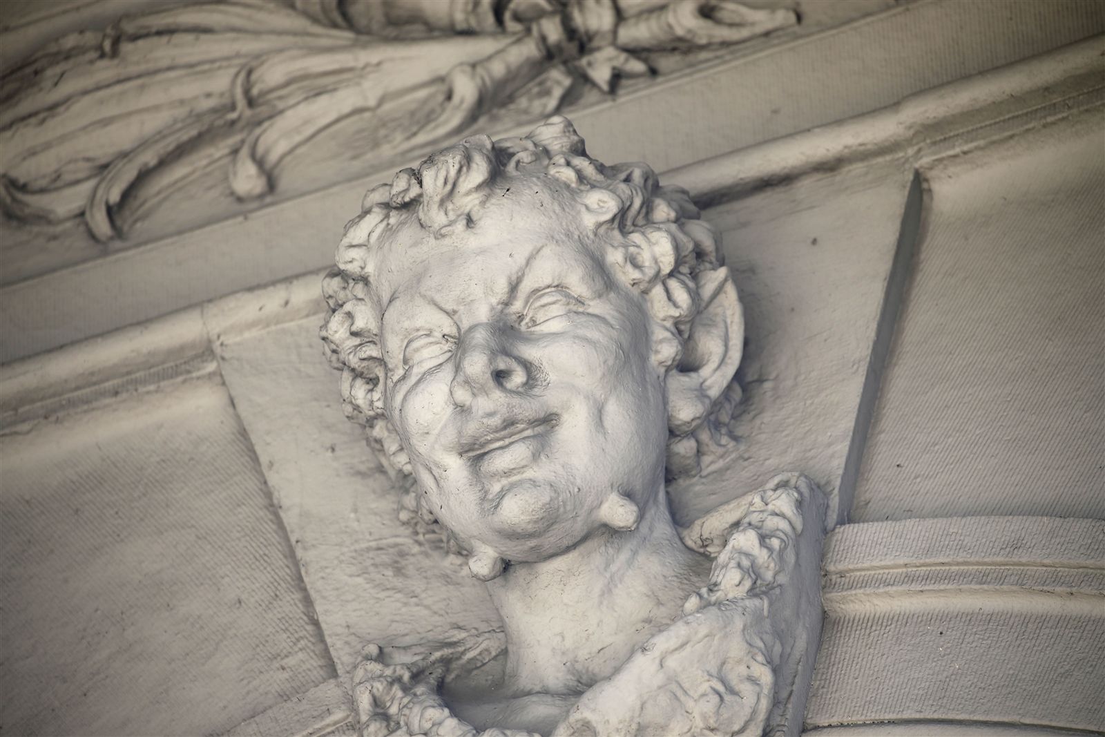 A Closer Look: Ellicott Square Building